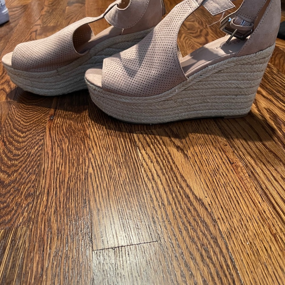 Wedges - Picture 2 of 4